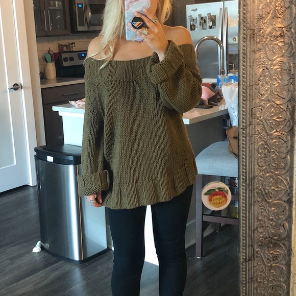 Free people off the shoulder sweater - Picture 1 of 4